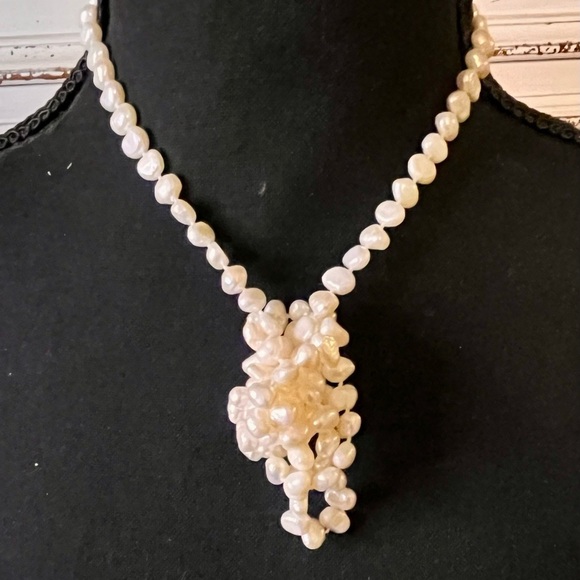 Elegant Iridescent Cream 36 inch Pullover Freshwater Pearl Necklace Knotted Silk - Picture 9 of 15